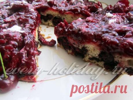 Шарлотка с вишней в шоколаде
