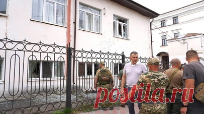 В Курской области при атаке БПЛА повреждены здание колледжа и магазины. Здание авиационного технического колледжа и близлежащие магазины повреждены в результате удара БПЛА по городу Рыльску в Курской области, сообщил врио губернатора Александр Хинштейн. Читать далее