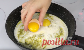 Яичница с солеными огурцами? Да! Это невероятно вкусно! | Кухня наизнанку | Яндекс Дзен