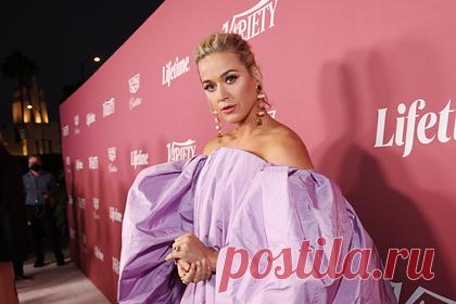 Известная певица решила избавиться от дома в излюбленном месте артистов. Американская певица Кэти Перри решила избавиться от особняка в излюбленном месте многих артистов — Беверли-Хиллз (округ Лос-Анджелес, Калифорния). Продать дом знаменитость планирует за 19,5 миллиона долларов (около 1,6 миллиарда рублей). Элитное здание находится в уединенном месте в верховьях каньона Колдуотер.