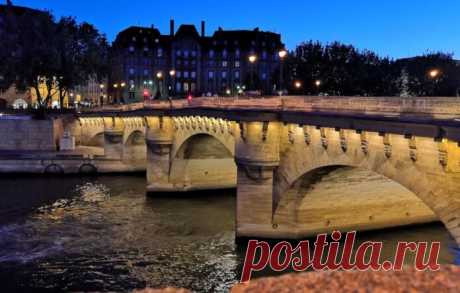 Пон Нёф (Новий мост) в Париже: памятка на острове Сите
