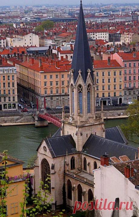 ПАМЯТНИКИ АРХИТЕКТУРЫ - Google+ЦЕРКОВЬ СЕН-ЖОРЖ, ЛИОН, ФРАНЦИЯ
Церковь Святого Георгия (Église Saint Georges) — одна из старейших церквей города, впервые основана под названием церкви Святой Евлалии   в 547 году. В VIII веке разрушена во время сарацинского нашествия  Современное здание в неоготическом стиле построено в 1844 году.