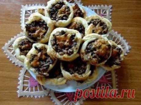 Жульен в корзиночках из слоеного теста. | Хозяин и Хозяюшка