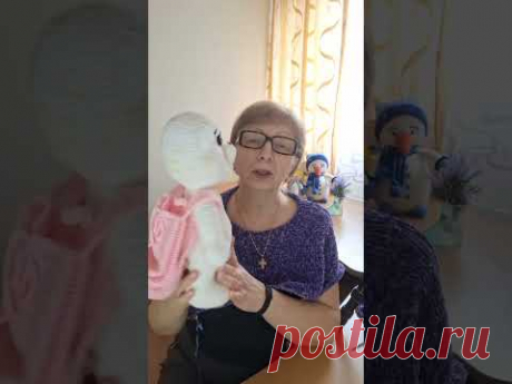 Свитер из велюровой пряжи классическим регланом сверху