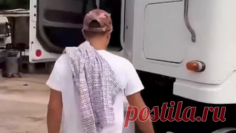 Что только не придумают! Подножка на грузовике