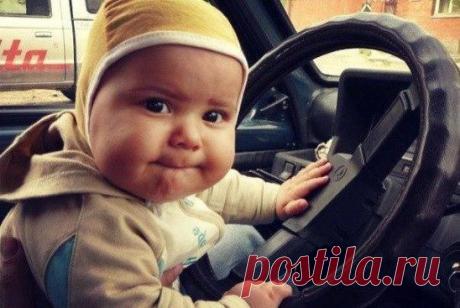 — Мам, я когда вырасту, куплю тебе джип. А тебе, пап, шоколадку, чтобы не обиделся! 😂👏