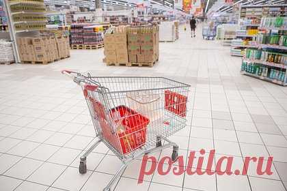 Названы самые страдающие от уменьшения упаковок продукты. Российские производители продуктов питания периодически уменьшают размер упаковки и сохраняют прежнюю цену, отметили в Роскачестве. Организация совместно с компанией NTech проанализировала, какие товары больше всего пострадали от изменения фасовки. «Лента.ру» ознакомилась с результатами исследования.