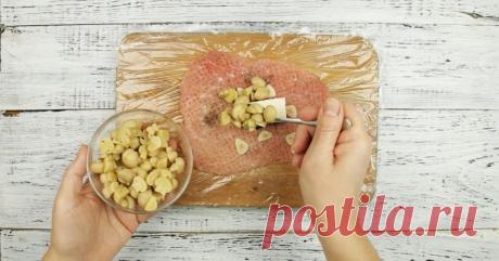 Оригинальные мясные мешочки с грибами 

Отбивные и котлеты — довольно скучные блюда, которыми уже никого не удивишь. А ведь из того же мяса можно сделать массу необычных на вкус и красивых блюд! 
Мы предлагаем вам приготовить мешочки из с…