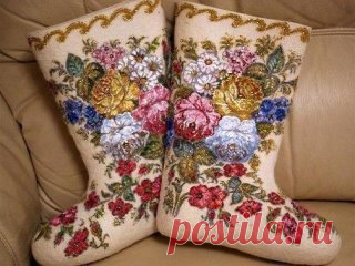 Настоящая русская обувь!А вы бы одели такие валеночки?