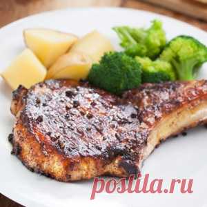 Как приготовить свиные отбивные, чтобы они получились сочными