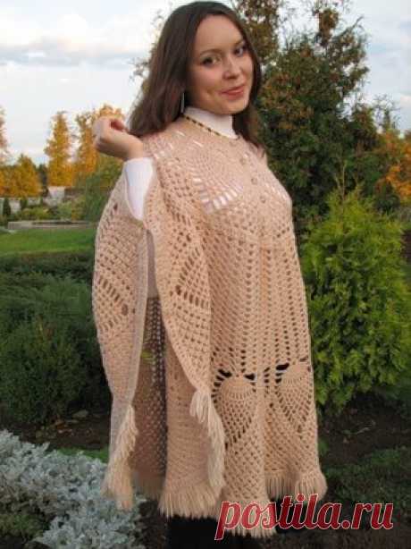 Ажурное пончо узором «ананас».Схемы: https://barrellab.ru/azhurnoe-poncho-uzorom-ananas.html