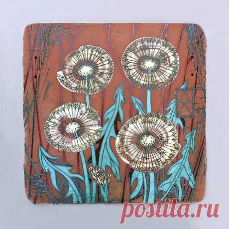 Одуванчики (48х49cm)
#интерьернаякерамика  #панно #ceramicpanel #wallceramics #паннокерамическое #авторскаякерамика