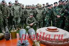 Посольство России обвинило США в поддержке украинских неонацистов. Власти США поддерживают неонацистов, поставляя на Украину оружие. «Вместе с политической и материальной поддержкой Вашингтона неонацисты, по сути, получают карт-бланш на провокации и проведение силовых акций в Донбассе», — говорится в заявлении дипломатического ведомства.