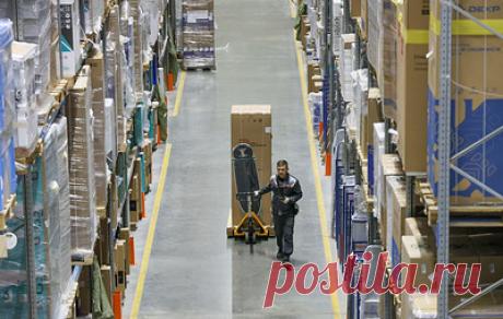 ЕС в рамках новых санкций может запретить экспорт сантехники в Россию. Предлагается также ввести запрет на поставуи в РФ пеньковой пряжи, светодиодов, вилочных погрузчиков, машин для сортировки писем, дымовых труб, кирпичей, шин и перьев для ручек