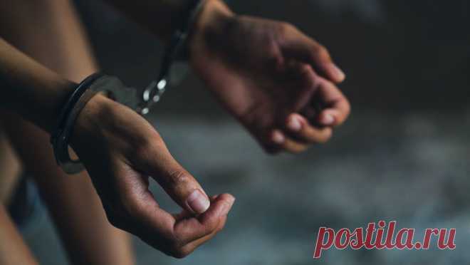 В Петербурге студентку колледжа обвинили в совращении несовершеннолетнего. в Петербурге задержали 19-летнюю студентку колледжа по подозрению в совращении 11-летнего мальчика. Об этом сообщает "78.ru". С заявлением в полицию обратилась жительница Петербурга, мать 11-летнего школьника рассказала, что ...