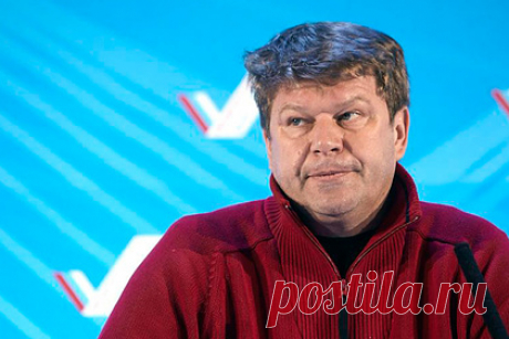 Губерниев высказался о решении УЕФА изобразить Крым в составе Украины. Телеведущий Дмитрий Губерниев высказался о том, что во время презентации логотипа чемпионата Европы-2024 Союз европейских футбольных ассоциаций (УЕФА) представил полуостров частью Украины. Губерниев посчитал, что здесь не может быть политической подоплеки, поэтому России не стоит реагировать не произошедшее.