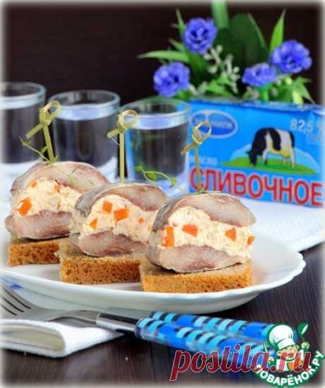 Сельдь, фаршированная сливочно-икорным паштетом