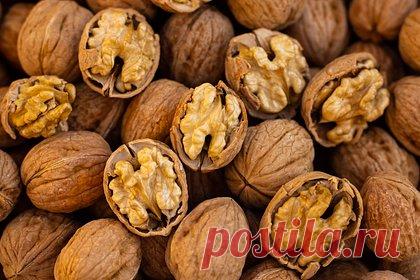 Грецкий орех уменьшил проявления стресса. Ученые из Университета Южной Австралии обнаружили, что половина чашки грецкого ореха оказалась способна уменьшить проявления стресса у студентов в период экзаменов. Такой эффект достигается за счет благотворного воздействия на кишечную микробиоту, которая связана с ментальным здоровьем.