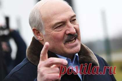 Лукашенко объяснил смысл новой Конституции. Президент Белоруссии Александр Лукашенко объяснил смысл новой Конституции. По его словам, перераспределение полномочий и создание новой структуры власти — это ее главный, но не единственный смысл. Лидер отметил, что сильная президентская власть остается, никакого двоевластия быть не должно.