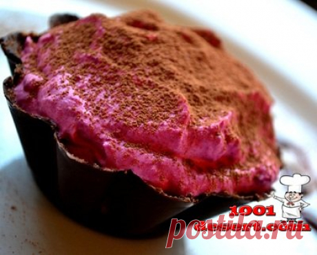 Шоколадный десерт с муссом из свеклы Свекла, как и многие корнеплоды, не самая гламурная и привлекательная для глаза. И люди, как правило, отводят их в категорию «нелюбви». Сегодня предлагаем вам рецепт с использованием этой самой свеклы в десерте и думаем вы поменяете свое отношение к этому корнеплоду. Ингредиенты: Для шоколадных стаканчиков230 г темного шоколада 85% […]