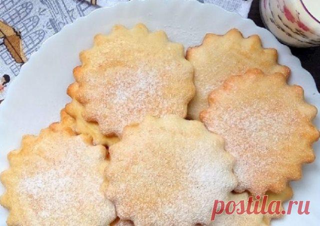 Замечательный рецепт печенья за 15 минут. Можно приготовить даже на завтрак! Ещё один вкус детства! Сразу вспоминается бабушка, деревня, каникулы в школе… А меж тем, освежить в памяти этот вкус не стоит никакого труда, ведь