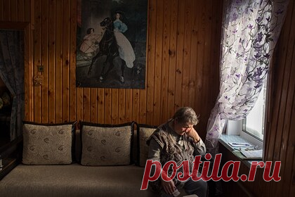 Жительница Томска вошла в число победителей всероссийского фото-фестиваля. Томский фотограф Валентина Половникова вошла в число четырнадцати победителей портфолио-ревю на фестивале «Молодые фотографы России». Половникова представила фотосерию «Прощание. Дом детства», посвященную дому ее бабушки. По ее словам, снимки отражают тоску по дому и родному месту.