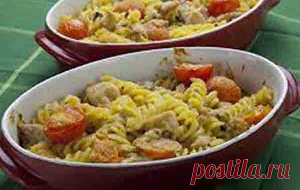 Лапша с курицей помидорами и сыром - Кулинарные рецепты