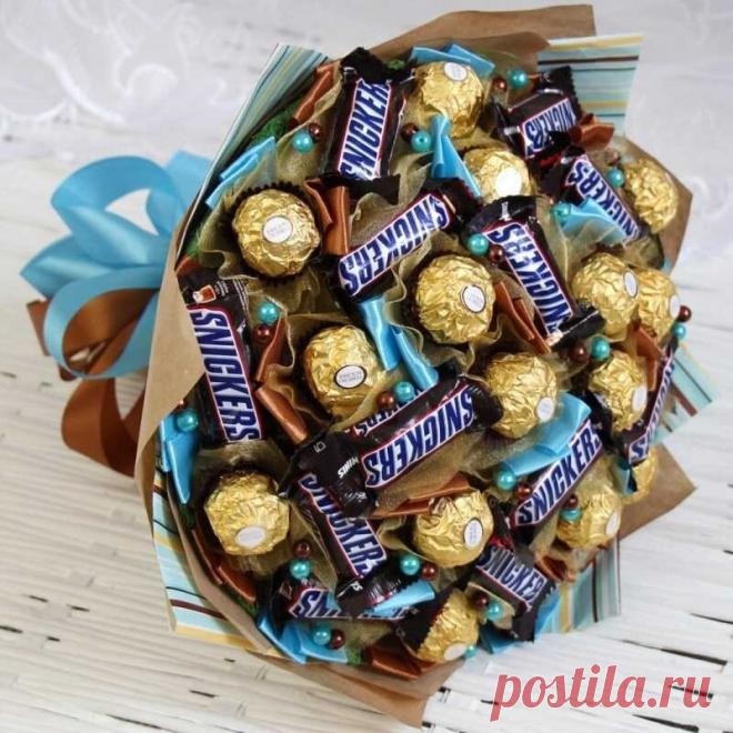 Букеты из конфет своими руками Самые яркие подарки – это подарки, сделанные своими руками – Самые лучшие и интересные посты по теме: Букеты из конфет, букеты, конфеты на развлекательном портале Fishki.net