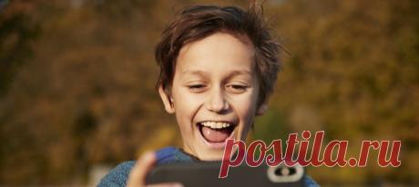 Оказывается, мобильные игры вредны не только для детей, но и для родителей — а точнее, для их кошельков. Так, 7-летний мальчик из Уэльса потратил $1800, поиграв с папиного смартфона. Чтобы возместить убытки, отцу пришлось продать семейный автомобиль. #психологияличности #мобильныеигры #дети #материальнаякомпенсация
