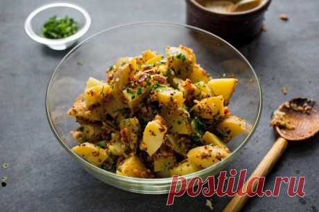 ​Картофель с беконом и луком