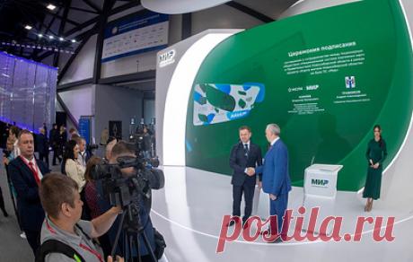 "Мир" и Правительство Новосибирской области договорились о популяризации Карты жителя. Соглашение предусматривает проведение совместных информационных кампаний, направленных популяризацию знания о преимуществах Карты жителя региона