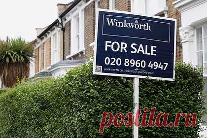 В Британии рекордно упали цены на жилье. В феврале 2023 года цены на жилье в Великобритании упали на 1,1 процента по сравнению с февралем 2022-го. Снижение оказалось рекордным за последние 11 лет. Эксперты связывают уменьшение стоимости жилья в стране с падением покупательского спроса, на который влияют высокая инфляция и рост ипотечных ставок.