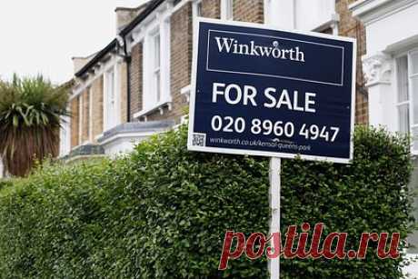 В Британии рекордно упали цены на жилье. В феврале 2023 года цены на жилье в Великобритании упали на 1,1 процента по сравнению с февралем 2022-го. Снижение оказалось рекордным за последние 11 лет. Эксперты связывают уменьшение стоимости жилья в стране с падением покупательского спроса, на который влияют высокая инфляция и рост ипотечных ставок.