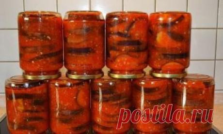 БАКЛАЖАНЫ В АДЖИКЕ 

Для приготовления понадобится:
• баклажаны - 3 кг.;
• помидоры - 3 кг.;
• болгарский перец - 1 кг.;
• чеснок - 2 головки;
• горький перец - 2 шт.;
• уксус 9% - 100 мл.;
• соль - 100 гр.;
• сахар - 2 стакана;
• растительное масло - 1 стакан.

Выход примерно 5,5-6 литров.

Приготовление:

1. Помидоры, перец болгарский и горький, чеснок перекрутить в мясорубке или блендере.
2. Массу вылить в кастрюлю, в которой вы будете потом варить блюдо.
3. Добавить ук...