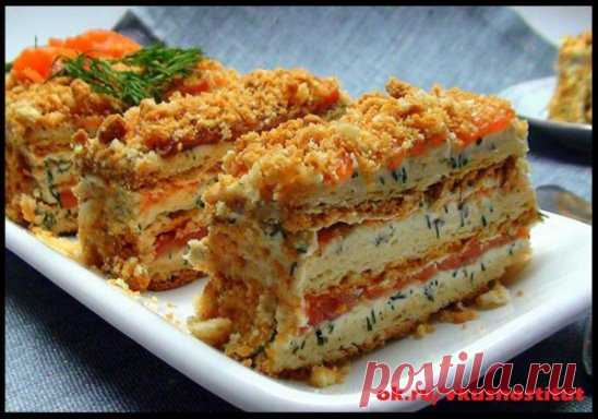 Оригинальная закуска Наполеон на новый год 
Продукты: 
-коржи для торта - 6 шт. 
-грибы - 0,5 кг. 
-филе куриное - 3 шт. 
-яйца - 3-4 шт. 
-майонез - 300 гр. 
-сыр - 100 гр. 
-лук - 1 шт. 
-зелень.
Способ приготовления: 
Сразу скажу, что коржи я покупала в магазине. Они так и называются 