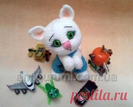 Котенок - маленький умоляльщик