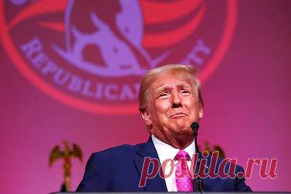 Трамп обвинил американские СМИ в замалчивании скандала вокруг Байдена. Бывший президент США Дональд Трамп обвинил американские СМИ в замалчивании скандала вокруг действующего лидера Джо Байдена. По словам экс-главы Белого дома, информация об американском президенте недостаточно интенсивно освещается в «мейнстримных» медиа.