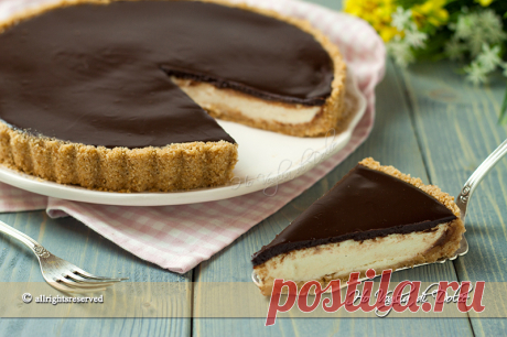 Crostata mascarpone e cioccolato senza cottura | Ho Voglia di Dolce Crostata mascarpone e cioccolato senza cottura, facile e veloce. Ricetta senza forno, ideale d'estate. Un dolce goloso per la merenda e occasioni speciali