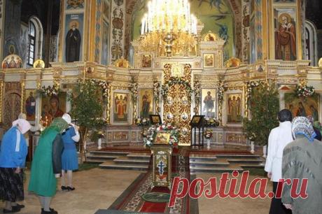 Можно ли в Троицу ходить на кладбище?