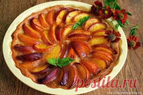 Вкуснейший персиковый пирог на слоеном тесте!