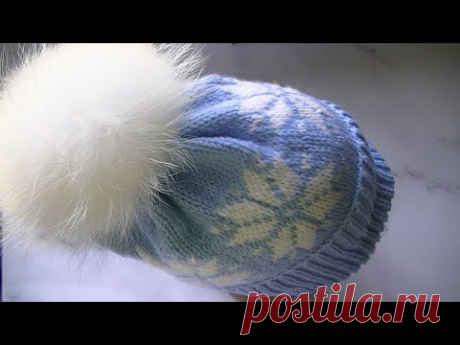 Вяжем шапку с жаккардовым узором снежинки.