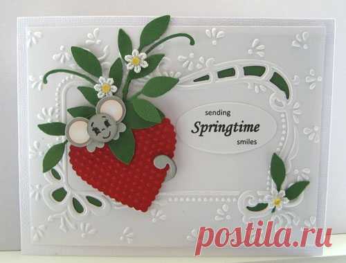 Красивые открытки с аппетитной клубникой - Домашний hand-made Аппетитный аромат клубники вдохновляет мастеров на новые творческие шедевры. Коллекция открыток тому подтверждение. Красивые открытки с клубникой дарите  на день рождения, свадьбу, сестре и маме. Поздравьте коллег с началом клубничного сезона …