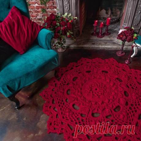 Как думаете, атмосфера способствует настроению?
⠀
Неизбежно!
Роскошный вечер со свечами, утопая в кресле, подушках, ковре и захватывающей книге, а может музыке, а еще лучше в объятьях любимого
Вам выбирать

На фото:
 Ковер #LaceJasmine
 Размер 135см
 Цена 6400руб.
 На заказ
⠀
По дизайну @ kimulka12
⠀
⠀
⠀
⠀
⠀ ⠀
⠀
⠀
⠀

#текстиль #уют #уютвдоме #ковер #красныйковер #коврик #плед #кресло #подушка #камин #укамина #надаче #уютныйвечер #rugs #crochetrugs #etsylent #etsysellers
#e...