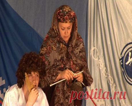 Пушкин с Ариной Родионовной.