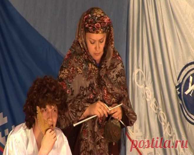 Пушкин с Ариной Родионовной.