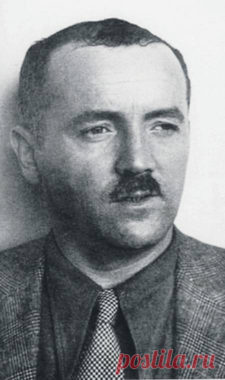 Восемь имен Лейбы Фельдбина  
Одно из немногочисленных фото разведчика Александра Орлова. Фото 1930 годаВ Соединенных Штатах он проходил под именем Игоря Константиновича Берга или Уильяма Голдвина, а вообще ФБР выявило восемь ег…