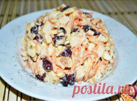 Салат с фасолью, курицей и корейской морковью
Для приготовления салата с фасолью, курицей и корейской морковью понадобится: 
фасоль отварная - 150 г; 
филе куриное - 200 г; 
морковь корейская - 100 г; 
сыр твердый - 50 г; 
соль, перец черный молотый - по вкусу; 
сметана или майонез - по вкусу. 

Филе куриное отварить в подсоленной воде до готовности. Остудить и измельчить. Добавить филе к отварной фасоли (фасоль предварительно замочить в холодной воде на ночь и варить от 4...