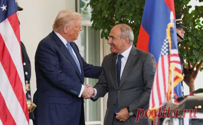 Трамп и Пашинян провели встречу в Вашингтоне. Премьер-министр Армении Никол Пашинян и президент США Дональд Трамп провели встречу в Белом доме.