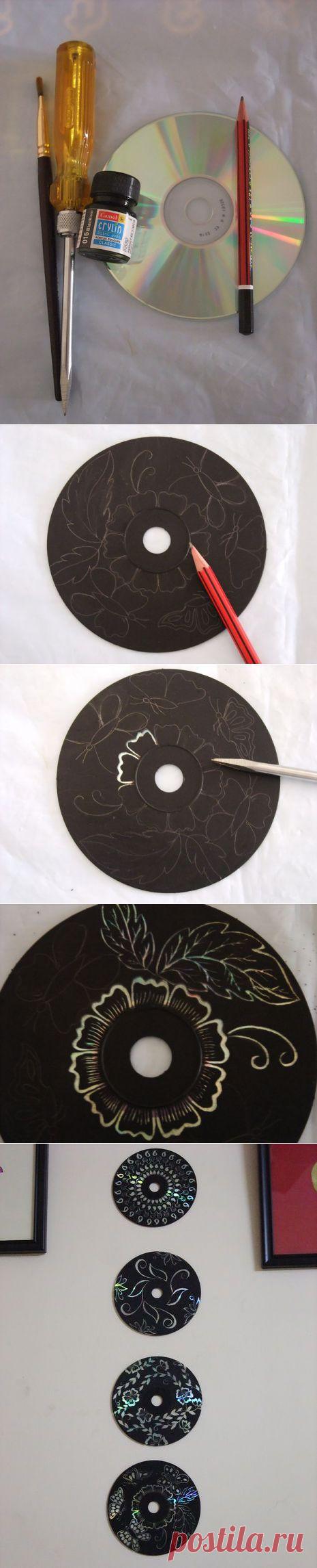 Настенное украшение из компакт-дисков