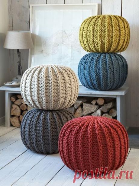 Knitted Poufs